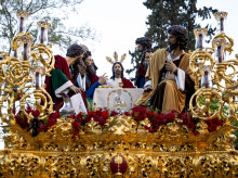 espana/la-voz-de-cordoba/religion-y-cofradias/20260402/sagrada-cena-abre-paso-desde-poniente_402882