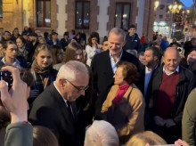 gente/20260404/reyes-asisten-sorpresa-procesion-silencio-barrio-madrileno-carabanchel_403159