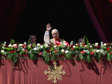 religion/vaticano/20260405/leon-xiv-estrena-urbi-et-orbi-pascua-paz-cristo-no-limita-silenciar-armas-transforma-corazon_403408