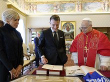religion/iglesia/20260910/fenomeno-leon-xiv-sacude-francia-entradas-agotadas-minutos-hoteles-llenos-alud-millonario-donaciones_457106