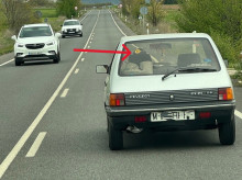 motor/20260416/esto-no-historico-coche-viejo-dgt-facilita-entrada-tartanas-zonas-bajas-emisiones_406890