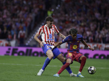 deportes/futbol/champions-league/20260417/cinco-detenidos-vender-dos-turistas-entradas-falsas-atletico-barca-1400-euros_408077