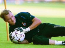 deportes/futbol/20260416/muere-forma-tragica-48-anos-alex-manninger-exportero-arsenal-juventus-espanyol_407718