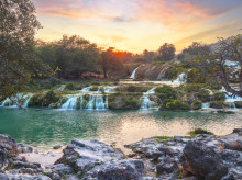 estilo-vida/viajar/20260417/oasis-verde-peninsula-arabiga-solo-descubre-verano-asi-oman-cuando-llega-khareef_407745