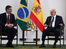 espana/20260417/sanchez-recibe-lula-da-silva-palacio-pedralbes-directo_407855