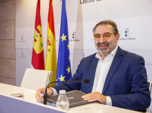 espana/castilla-la-mancha/20260417/fernandez-sanz-celebra-acuerdo-carrea-profesional-califica-verguenza-demora-senala-pp_408040