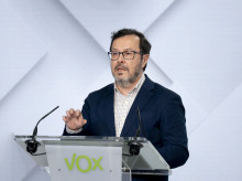 espana/20260420/fuster-comparece-rueda-prensa-desde-sede-nacional-vox-directo_408607