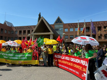 espana/comunidad-valenciana/20260421/sindicatos-amenazan-generalitat-valenciana-huelga-indefinida-educacion-mayo_409071