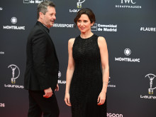 gente/20260421/ayuso-alcaraz-pasando-almeida-cibeles-llena-estrellas-laureus-2026_409068