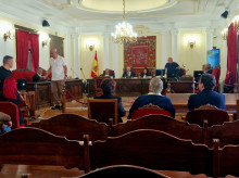 espana/castilla-y-leon/20260421/acusados-estafar-nuera-sorda-leon-quitarle-casa-aceptan-seis-meses-carcel_409219