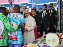 religion/vaticano/20260421/enfermos-hospital-psiquiatrico-guinea-agradecen-papa-visita-recuerda-no-estamos-solos_409390