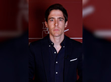 sociedad/20260421/dia-1-minuto-jorge-sanz-no-puede-ganar-450000-habitantes-ano-ademas-no-construir-vivienda_409488