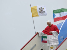 religion/vaticano/20260422/leon-xiv-afronta-jornada-intensa-guinea-ecuatorial-tres-vuelos-menos-12-horas_409563