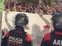 espana/cataluna/20260423/serie-ataques-carpas-vox-enturbia-sant-jordi_410425