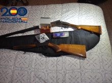 espana/castilla-la-mancha/20260424/hombre-dos-mujeres-amenazaron-escopetas-menor-16-anos-forzarla-sexualmente-tobarra_410690