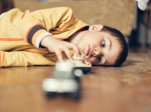 familia/20260425/espana-pais-donde-ninos-juegan-soledad-seis-cada-diez-no-tienen-quien-jugar_410816