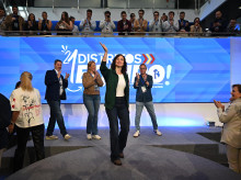 espana/madrid/20260425/ayuso-critica-fomente-odio-extranjero-plena-polemica-prioridad-nacional_410987