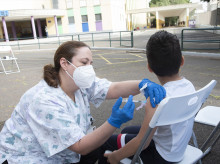 espana/galicia/20260427/galicia-primera-comunidad-incluir-vacuna-contra-meningococo-b-12-anos_411614