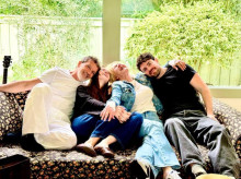 gente/20260427/imagenes-antonio-banderas-melanie-griffith-paseando-agarrados-brazo_411369