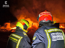 espana/comunidad-valenciana/20260428/extinguido-incendio-desguace-onda-sigue-activo-planta-reciclaje_411714