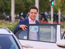 gente/20260429/nueva-vida-madrid-felipe-marichalar-lejos-abuelo-novia_412388