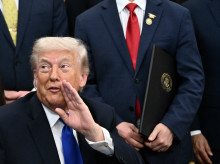 internacional/20260501/trump-anunciaaranceles-adicionales-25-coches-camiones-union-europea_413275