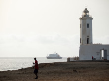 sociedad/20260505/sanidad-descarta-crucero-hantavirus-haga-escala-canarias-evacua-sintomaticos_414396