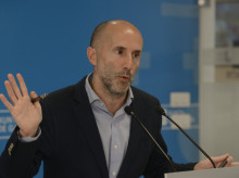 espana/galicia/20260506/jacome-suspende-bombero-empleo-sueldo-llamarle-moroso-cabron-pufero-redes-sociales_414681