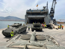 espana/defensa/20260514/gran-buque-logistico-ysabel-transporta-carros-combate-desde-ceuta-melilla-cataluna_417433