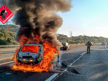 espana/comunidad-valenciana/20260518/coche-arde-ap7-provoca-accidente-nueve-heridos-paso-localidad-alicantina-villajoyosa_418822