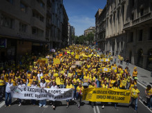 espana/cataluna/20260520/trabajadores-escuelas-infantiles-medicos-salen-calle-denunciar-precariedad-saturacion-sistema_419718