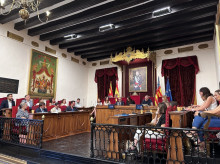 espana/comunidad-valenciana/20260525/pp-psoe-compromis-rechazan-elche-mocion-vox-contra-regularizacion-masiva-inmigrantes_421421