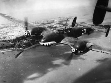 espana/defensa/20260815/caza-messerschmitt-bf-110-fracaso-diurno-rey-noche_423073