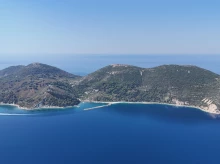 internacional/20260609/proyecto-turistico-lujo-yerno-donald-trump-podria-dificultar-entrada-albania-ue_426852