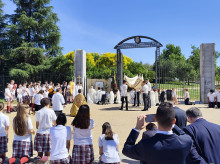 religion/20260604/unico-colegio-catolico-parla-sale-calle-celebrar-corpus_425198