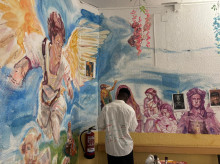 espana/cataluna/barcelona/20260606/mural-danza-corazon-preparado-recibir-papa-santa-coloma-gramenet_425660