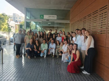 espana/la-voz-de-cordoba/sociedad/20260606/savia-nueva-sanidad-28-medicos-enfermeros-empiezan-especializacion-atencion-primaria_425968