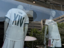 religion/20260608/real-madrid-vende-camiseta-especial-dedicada-papa-leon-xiv_426443