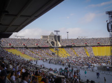 religion/20260609/cientos-personas-entrada-amontonan-montjuic-intentar-ver-papa-queremos-entrar_426971