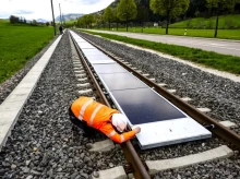 sociedad/sociedad-medio-ambiente/20260826/paneles-solares-entre-vias-tren-innovacion-suiza-despierta-interes-mundial_435106