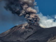 sociedad/sociedad-medio-ambiente/20260817/aeropuerto-catania-sicilia-vuelve-restringir-aterrizajes-erupcion-etna_449958