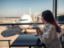 estilo-vida/viajar/20260810/cafe-aeropuerto-cuesta-doble-cafeteria-normal_437386