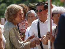 espana/galicia/20261006/reina-sofia-sorprende-visita-sede-inditex-arteixo_466687