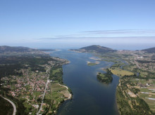 espana/galicia/20260714/rescatan-vida-mujer-flotaba-deriva-desembocadura-rio-mino-guardia-pontevedra_439403