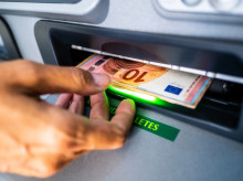 espana/andalucia/malaga/20260727/falso-angel-cajeros-malaga-detenido-robar-hasta-600-euros-mayores-fingiendo-ayudarles_444020