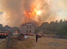 espana/castilla-y-leon/20260724/momento-fuego-burgohondo-avila-llega-zona-residencial-tiemblo_443153
