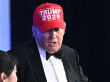 internacional/20260725/trump-vuelve-cena-corresponsales-presencia-reducida-medidas-seguridad_443538