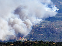 espana/madrid/20260725/afectados-incendios-cuestionan-desalojos-muchas-viviendas-han-salvado-gracias-vecinos_443613