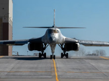 espana/defensa/20260806/cementerio-aviones-desierto-arizona-combate-inedito-regreso-bombardero-b1_415907