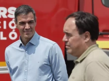 espana/comunidad-valenciana/20260727/sanchez-convierte-mitin-fugaz-visita-incendio-vall-duixo-gracias-no-extender-bulos_444076